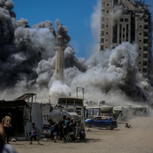 Atac israelian asupra unui turn în Gaza prelungește demolările înaintea ofensivei terestre