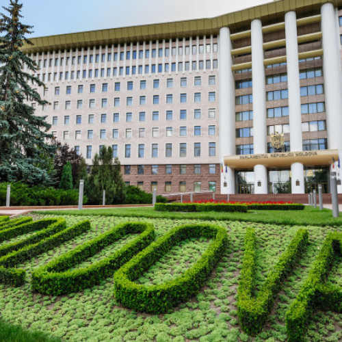 Jurnaliști moldoveni au infiltrat o rețea rusă care influențează alegerile din Republica Moldova