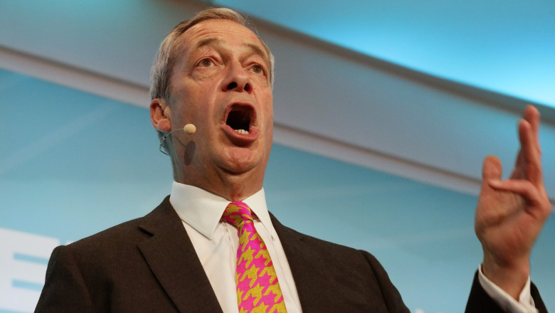 Nigel Farage, acuzat de răspândirea unor teorii conspiraționiste legate de migranți